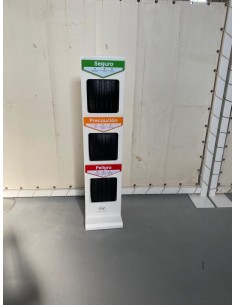 Expositor de neumáticos